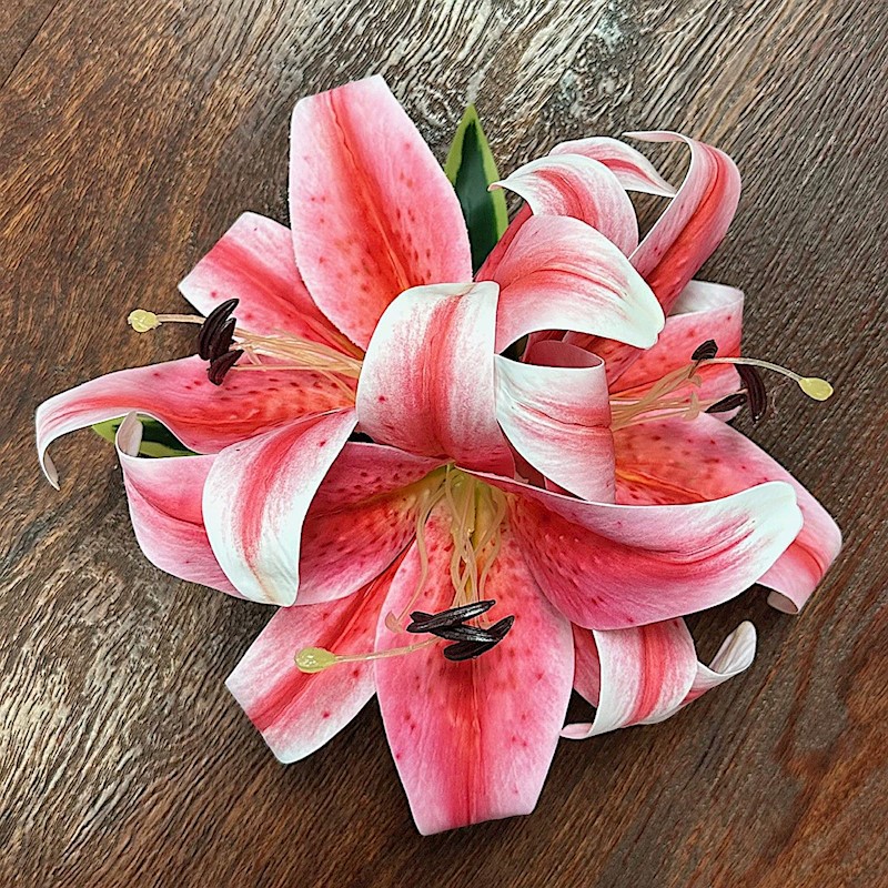 Large Lily Clip