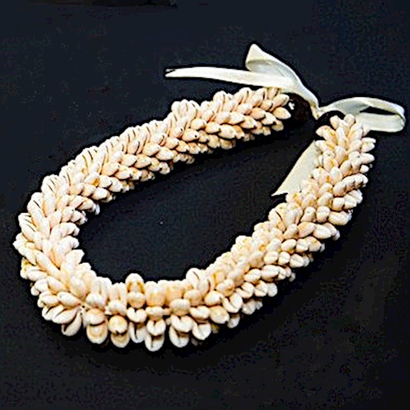 Shell Rosette Head Lei
