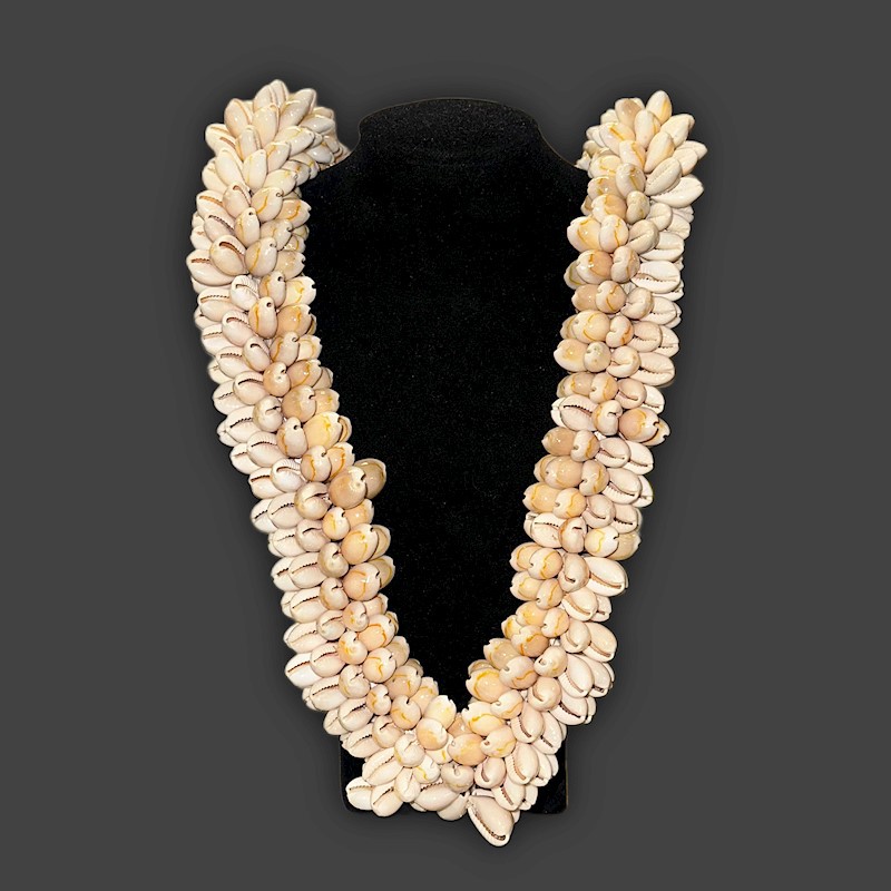 Shell Rosette Lei