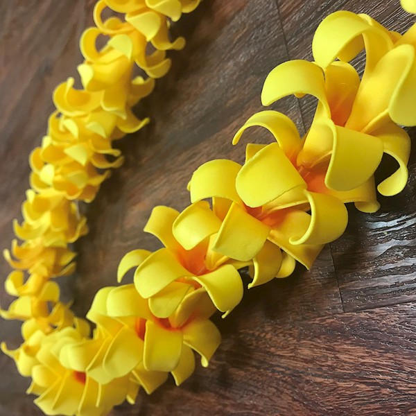 Foam Puakenikeni Lei