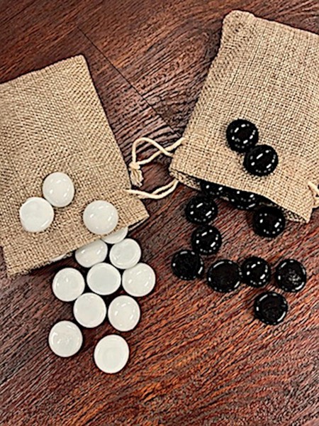 Kōnane Board Game