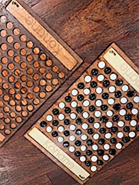 Kōnane Board Game