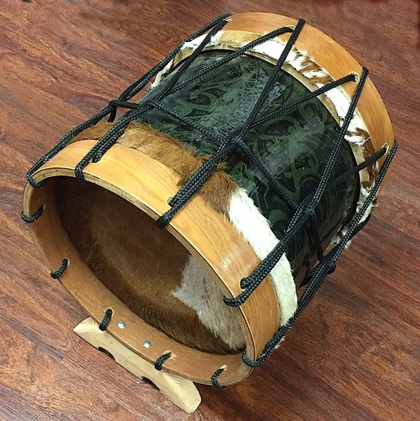 Pahu (Tahitian Bass drum)