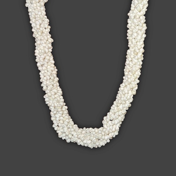 Pikake Shell Twist Lei