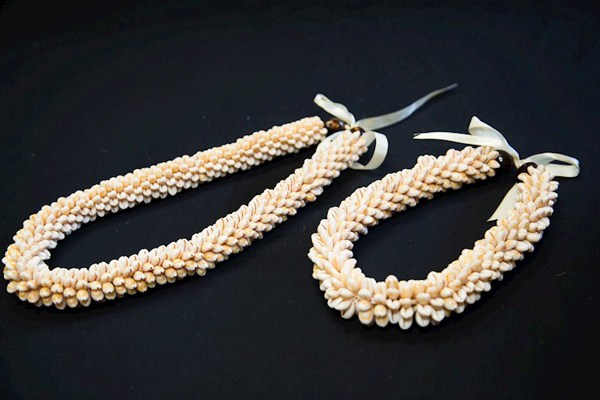 Shell Rosette Head Lei