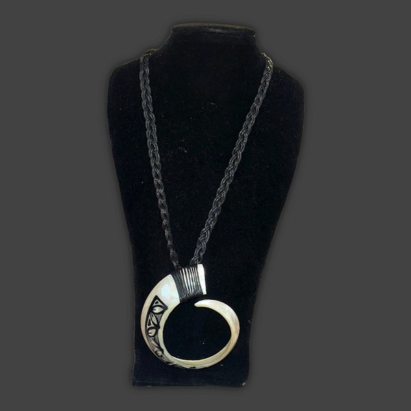 Tattoo Aliao Shell Necklace